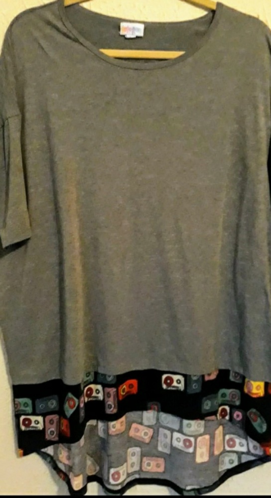 SALE !!LULAROE WOMENS  TUNIC SHIRT SIZE L